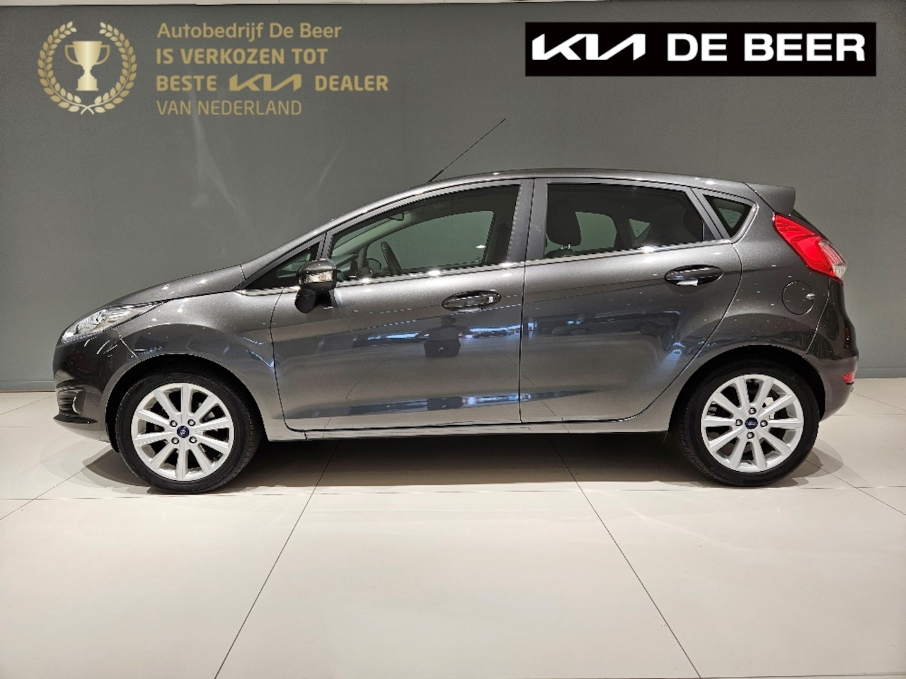 Ford Fiesta - 1.0 80PK 5-Deurs Titanium 1e Eigaar Unieke KM-Stand - AutoWereld.nl