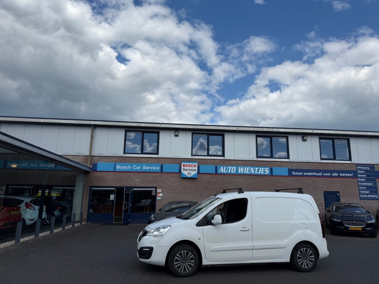 Peugeot Partner - 1.6 BlueHDi | 75 Premium | Airco | Cruise | Navi - AutoWereld.nl