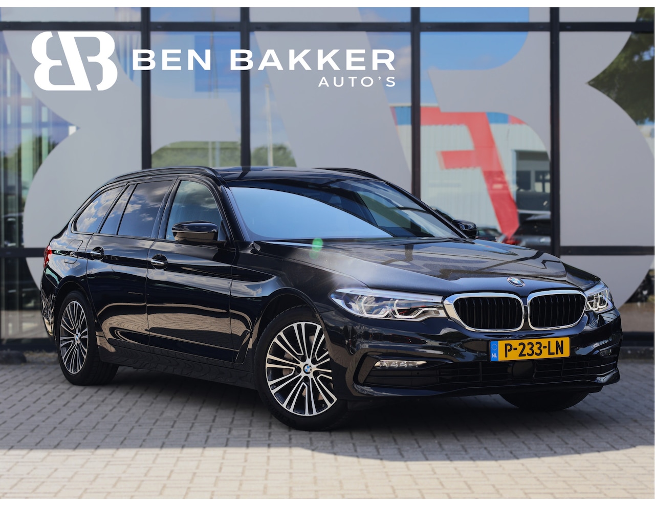 BMW 5-serie Touring - 530i xDrive High Executive *Lucht*HUD*ACC*Softclose*Sportline* - AutoWereld.nl