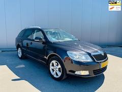 Skoda Octavia Combi - 1.4 TSI Greentech Elegance Business Line XENON NAVI CLIMA