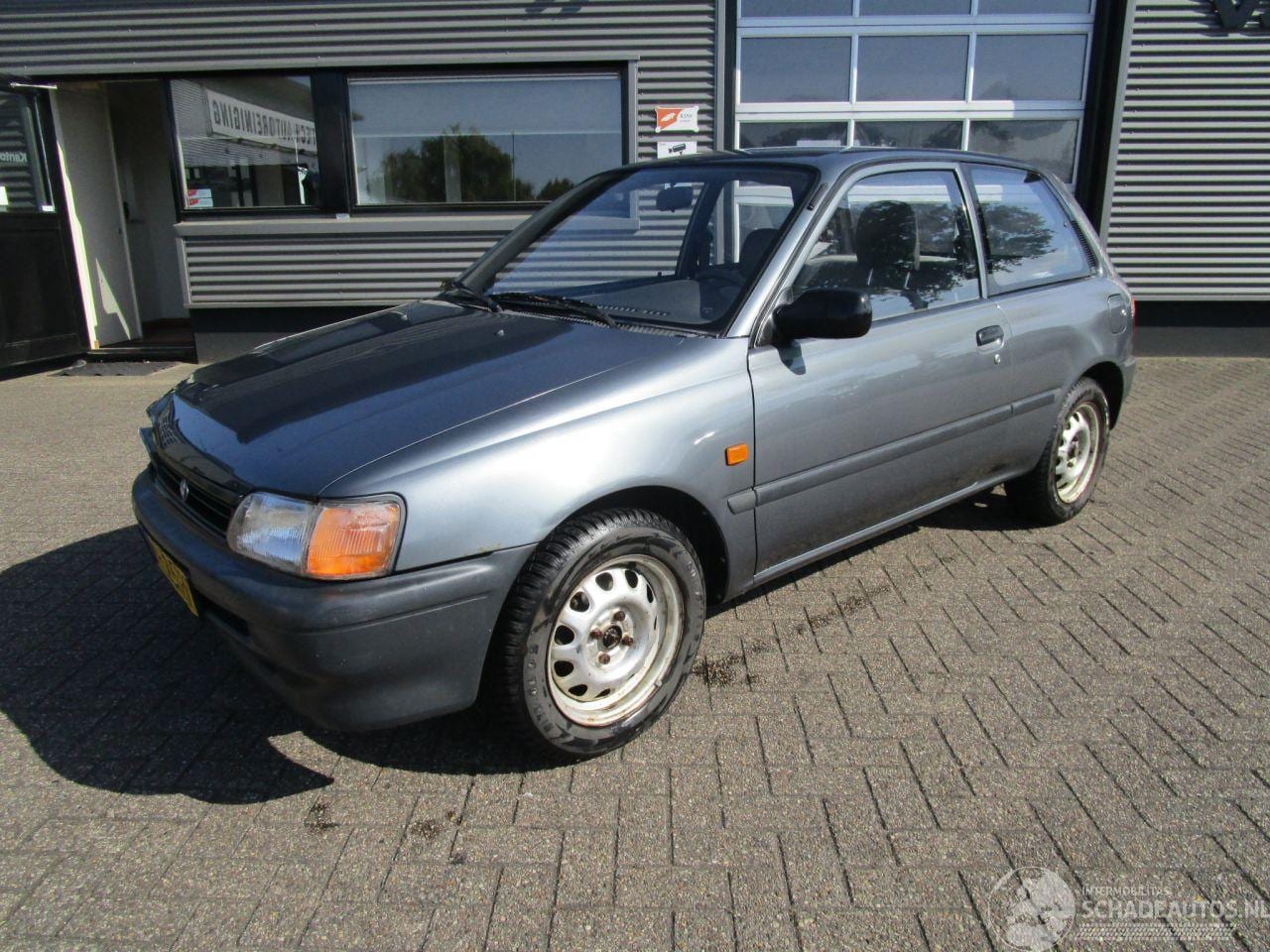 Toyota Starlet - 1.3i Friend 1.3I Friend - AutoWereld.nl