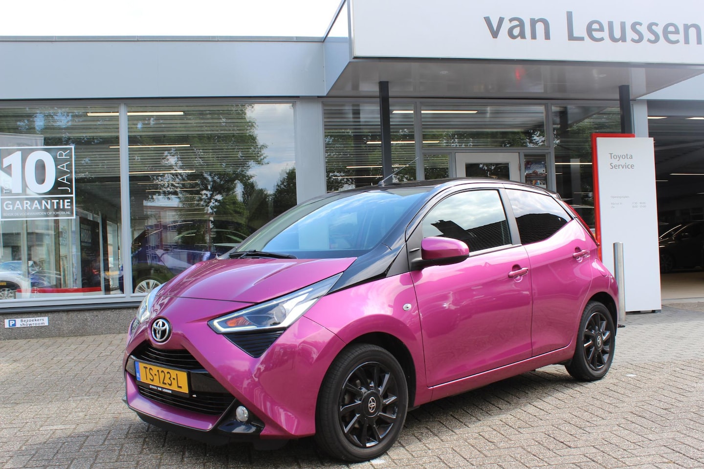 Toyota Aygo - 1.0 VVT-i x-cite 1.0 VVT-I X-CITE - AutoWereld.nl