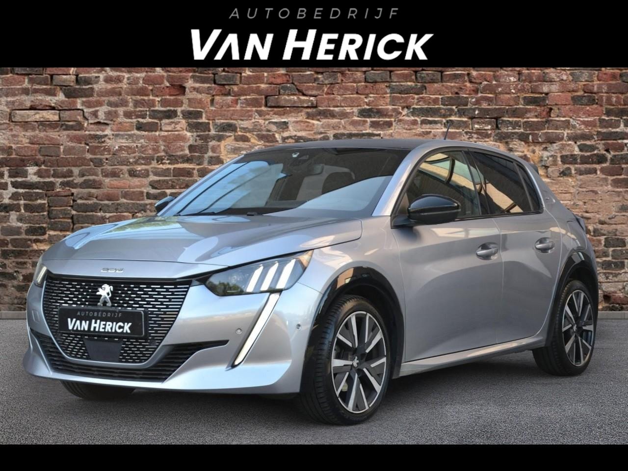 Peugeot 208 - 1.2 PureTech GT | Navi | Afneembare Trekhaak | LED koplampen - AutoWereld.nl