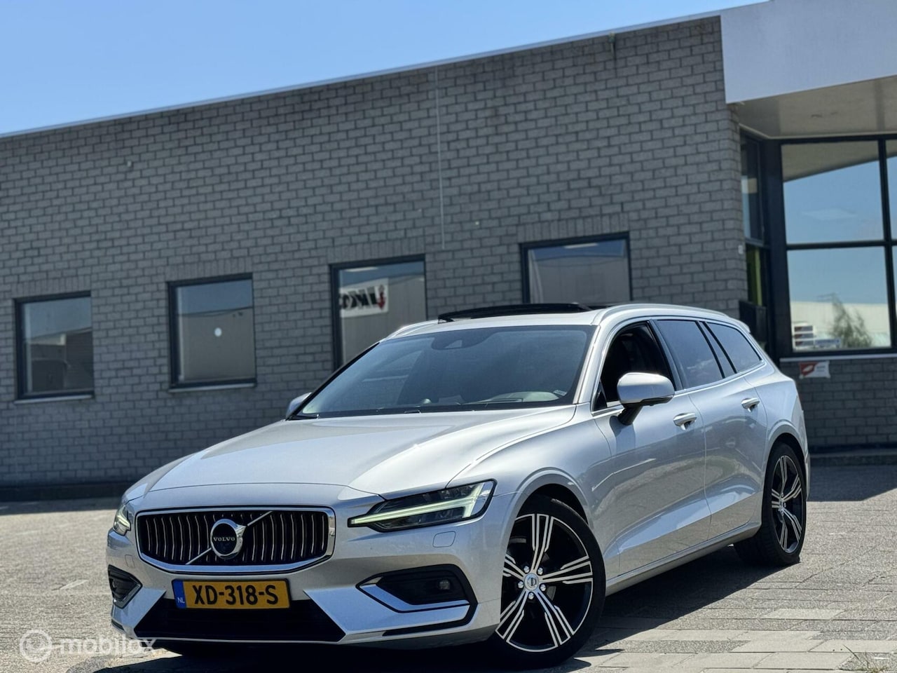 Volvo V60 - 2.0 D4 Inscription|Pano 360 Camera Massage Head-up - AutoWereld.nl