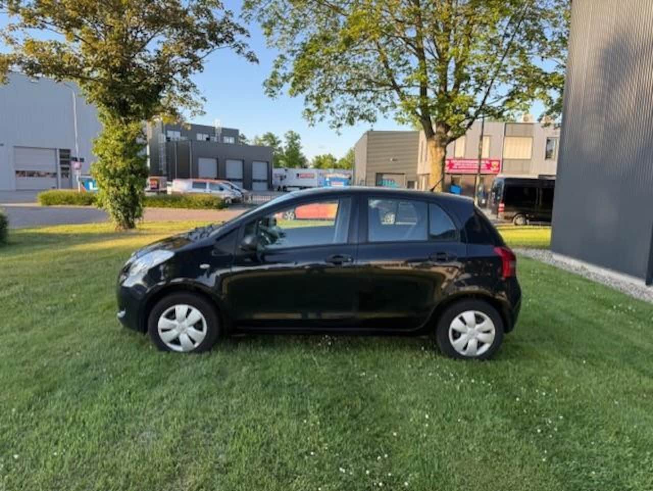 Toyota Yaris - 1.0 VVT-i 1.0 VVTi + - AutoWereld.nl