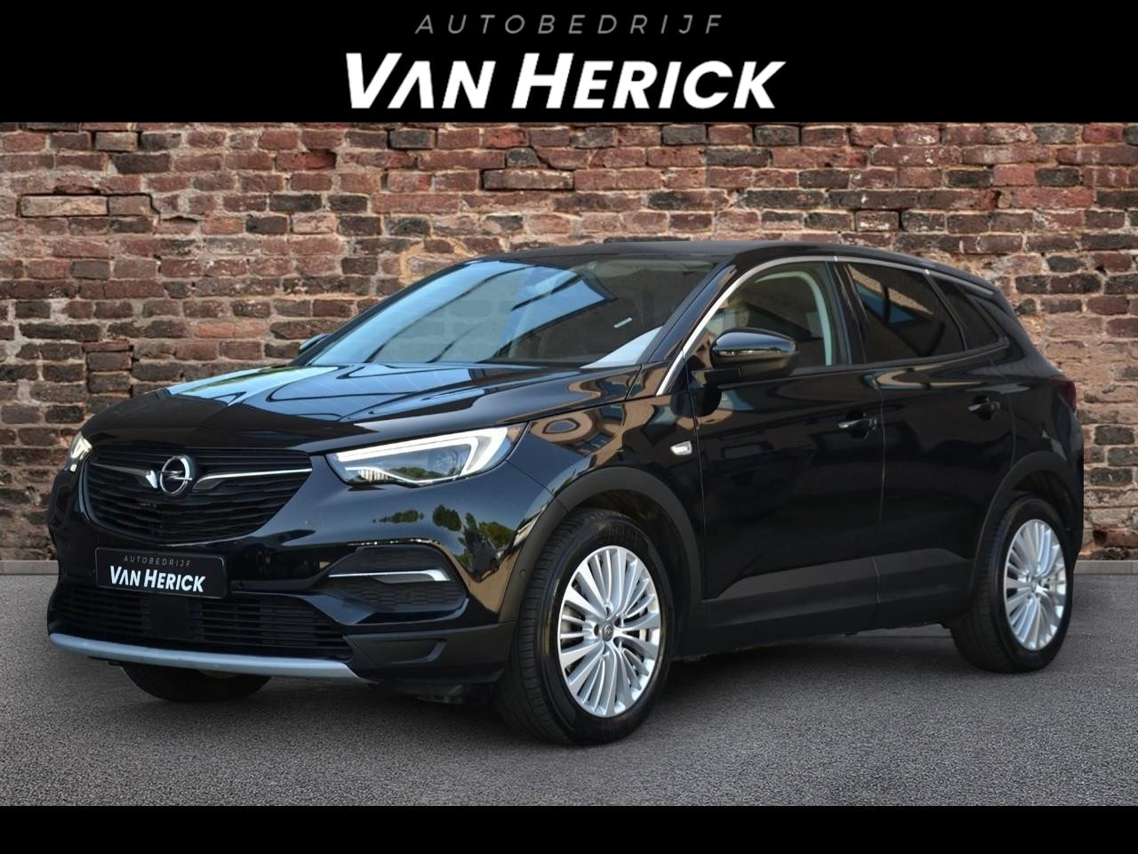 Opel Grandland X - 1.2 Turbo Innovation Automaat | Winterpakket | Navi | LED Koplampen - AutoWereld.nl