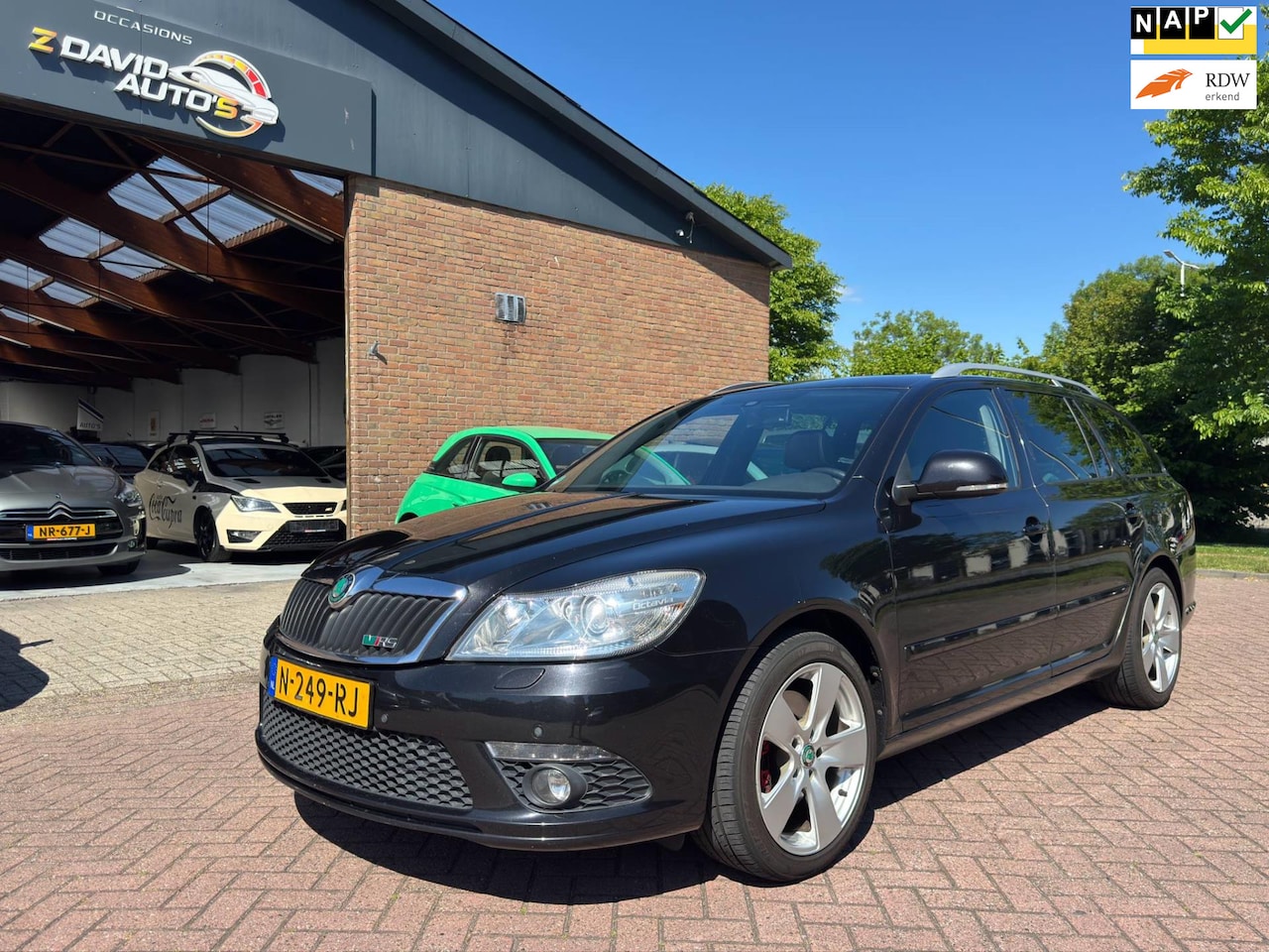 Skoda Octavia Combi - 2.0 TFSI RS Automaat Opendak stoelver - AutoWereld.nl