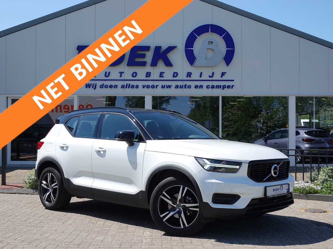Volvo XC40 - 1.5 T2 130PK R-Design AUTOM. H-LEER | TWO-TONE | WINTERPACK | CAMERA & PDC V+A - AutoWereld.nl