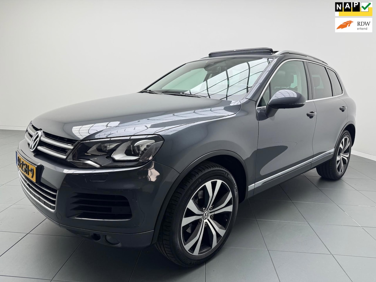 Volkswagen Touareg - 3.0 TDI Highline 245 Pk Automaat Airco Navi Leer Xenon Camera Panodak Nap - AutoWereld.nl