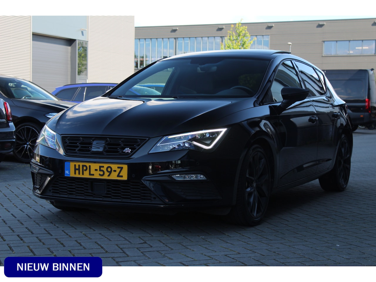 Seat Leon - 1.5 TSI FR Ultimate Edition Black | Pano | Virtual | Beats - AutoWereld.nl