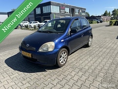 Toyota Yaris - 1.3-16V VVT-i Luna