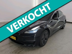 Tesla Model 3 - Long Range AWD 75 kWh 351pk | 18" Aero Velgen | Autopilot | Zwart interieur | Solid Black