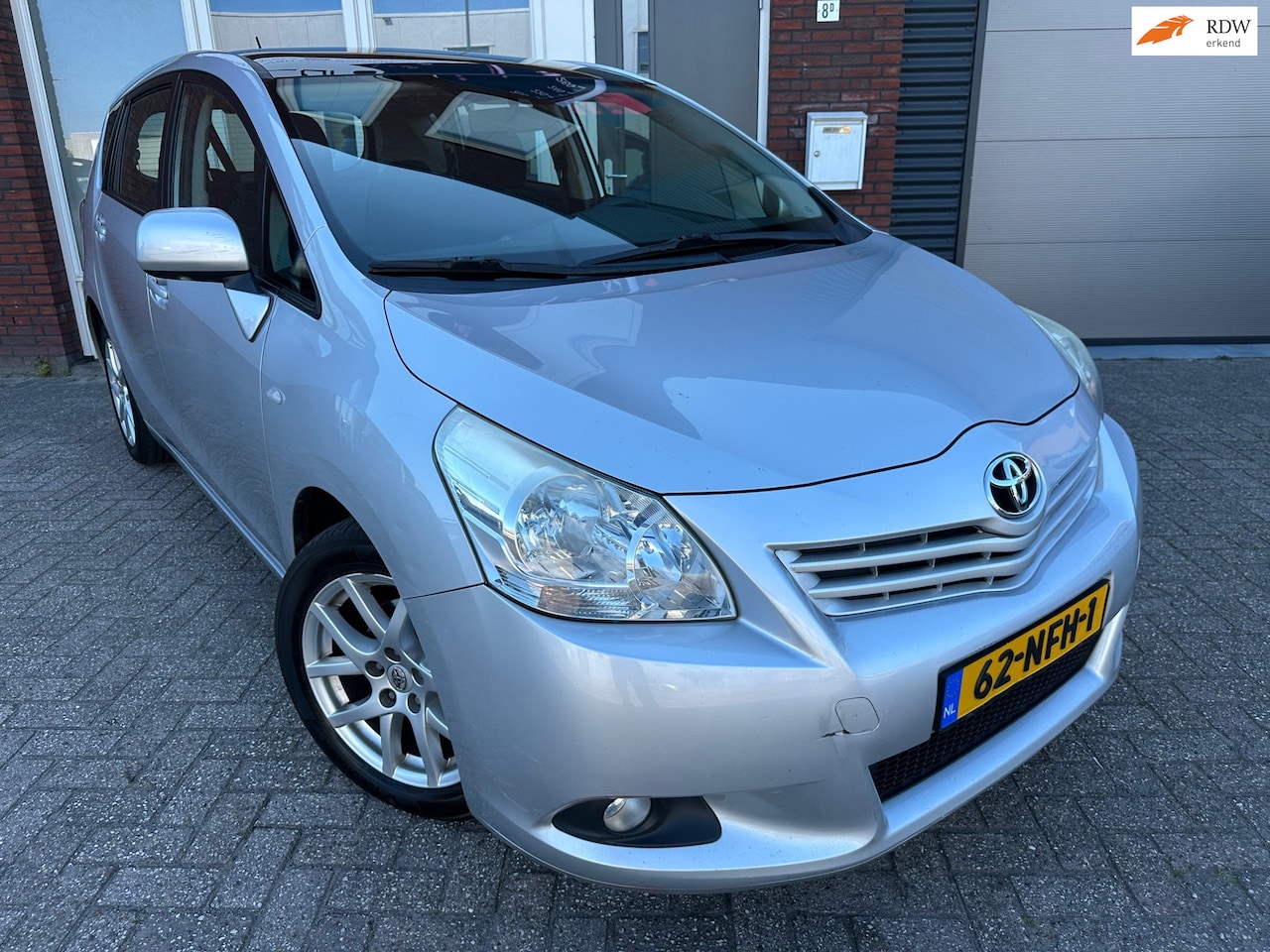 Toyota Verso - 1.8 VVT-i Business Limited / Pano / Camera / Navi / AUT / NAP - AutoWereld.nl