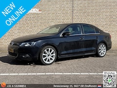 Volkswagen Jetta - 1.4 TSI Hybrid Highline DSG | Cruise | Climate | Navi | PDC |