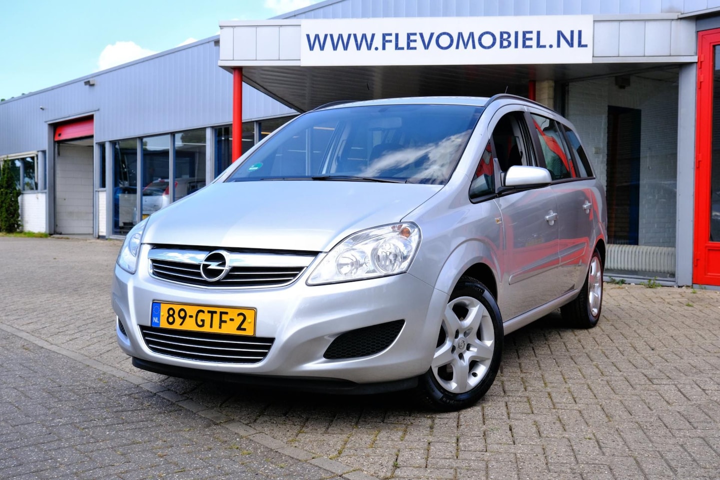 Opel Zafira - 1.8 Business 7-persoons 1e Eig!|Airco|Cruise|Trekhaak - AutoWereld.nl