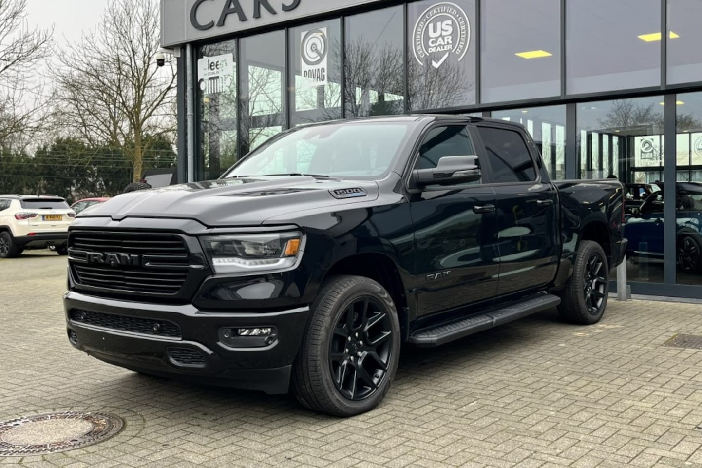 Dodge Ram - NIEUW BPM VRIJ 5.7i V8 Hemi Sport Black Ed. 12 inch Scherm / Pan - AutoWereld.nl