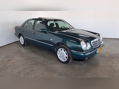 Mercedes-Benz E-klasse - E 320 Elegant Automaat
