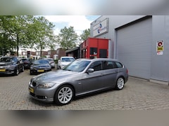 BMW 3-serie - 320i High Executive. Trekhaak