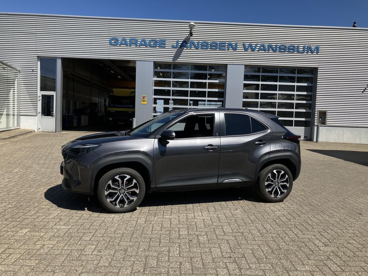 Toyota Yaris Cross - 1.5 HYBRIDE BUSINESS TEAM D - AutoWereld.nl