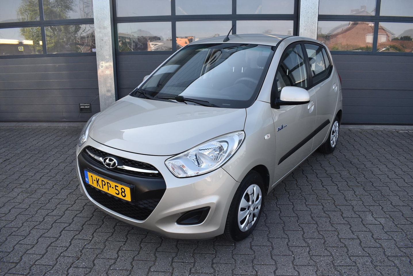 Hyundai i10 - 1.0i 69pk i-Drive Cool - AutoWereld.nl