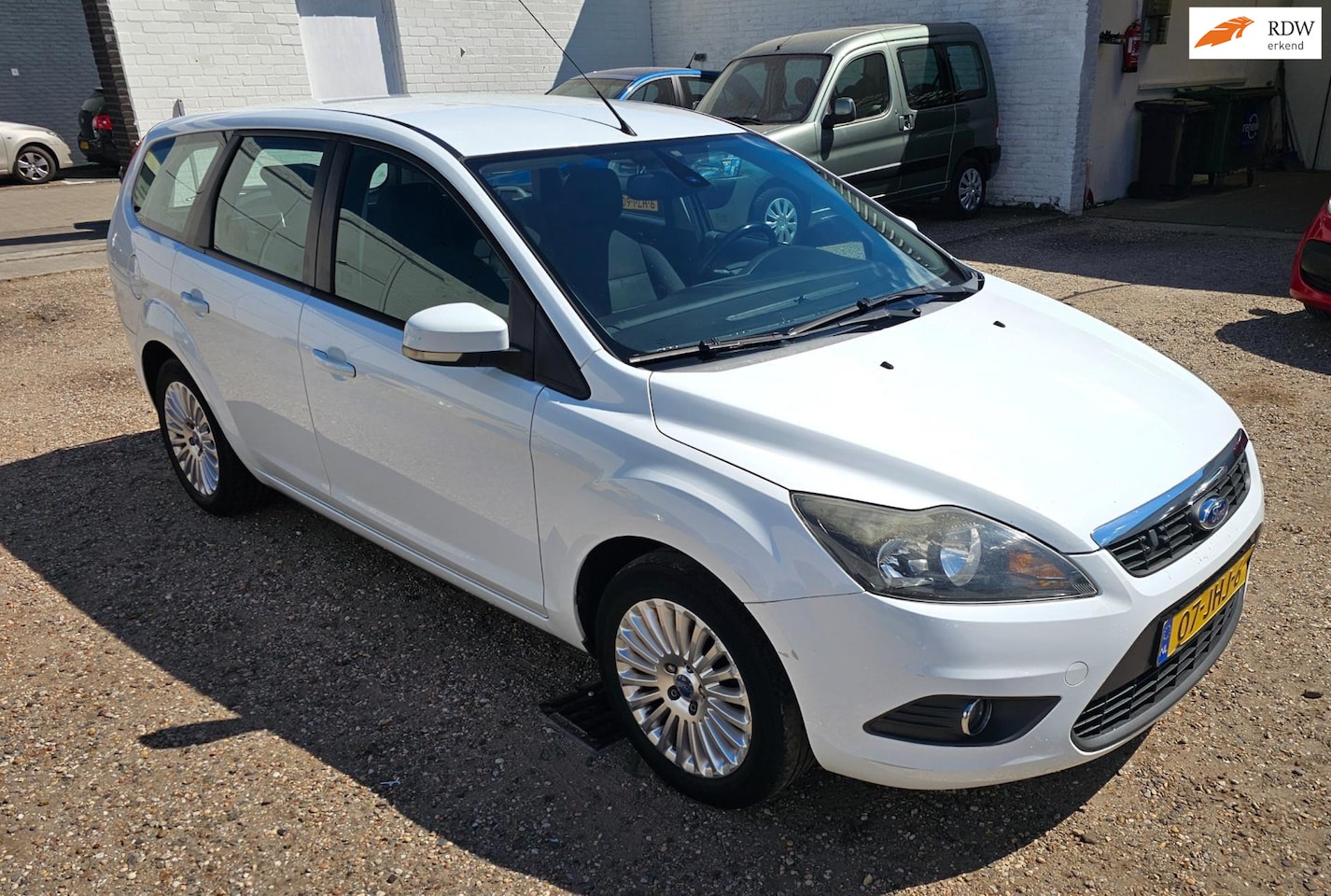 Ford Focus Wagon - 1.8 Titanium Flexi Fuel NWE APK AIRCO - AutoWereld.nl