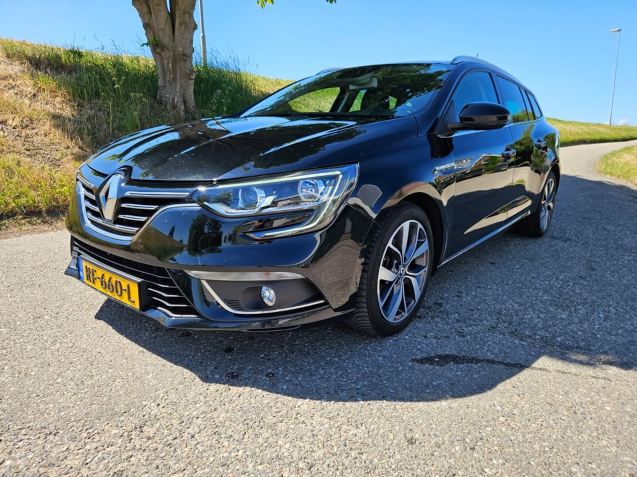 Renault Mégane Estate - 1.2 TCe Bose 1.2 TCe Bose,Trekhaak,Navigatie - AutoWereld.nl