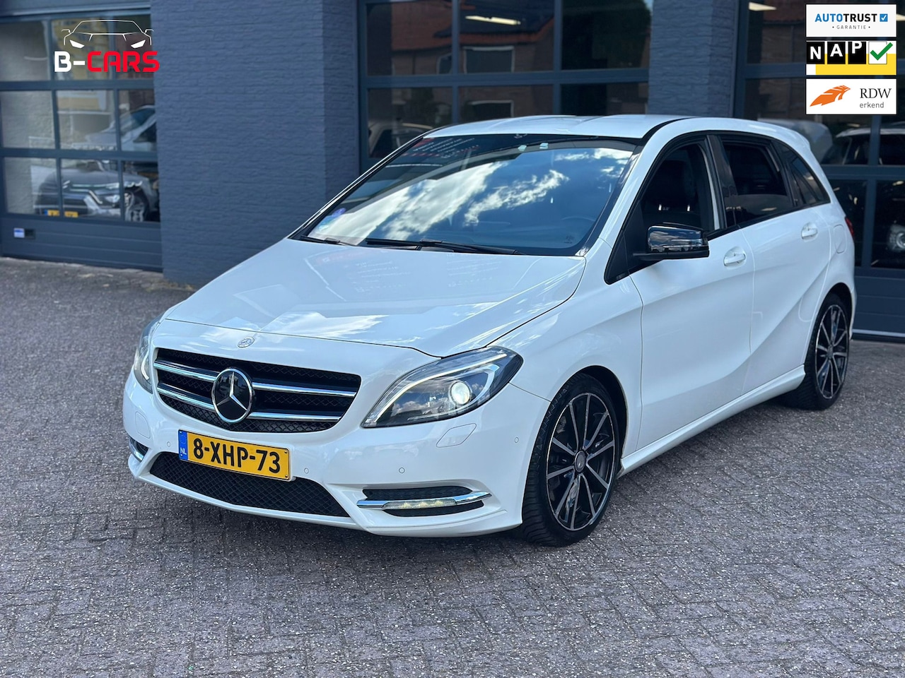Mercedes-Benz B-klasse - 250 Prestige Amg|Leer|Aut|XenonLed|Trekh|Camera|Stoelvw - AutoWereld.nl
