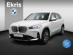 BMW iX1 - eDrive20 Achteruitrijcamera | Park Distance Control voor+achter | DAB | 17''