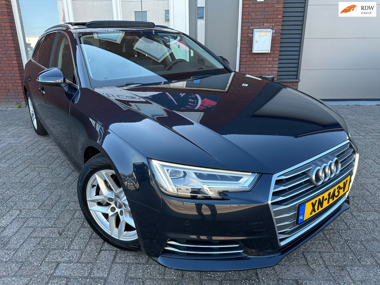 Audi A4 Avant - 2.0 TDI Design Pro Line Plus / Pano / Navi / Leder / Camera / PDC - AutoWereld.nl