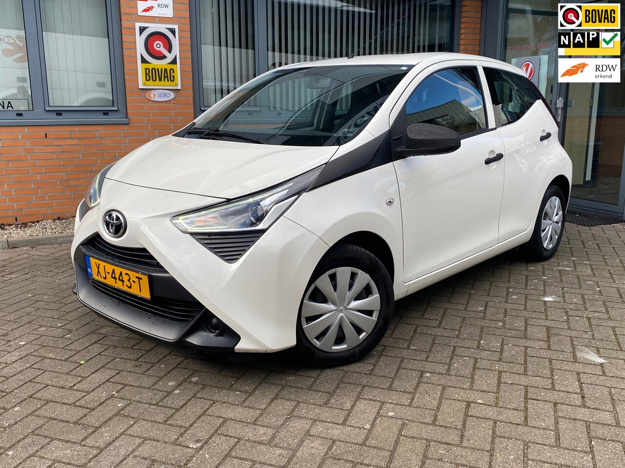 Toyota Aygo - 1.0 VVT-i x-fun 1.0 VVT-i x-fun - AutoWereld.nl