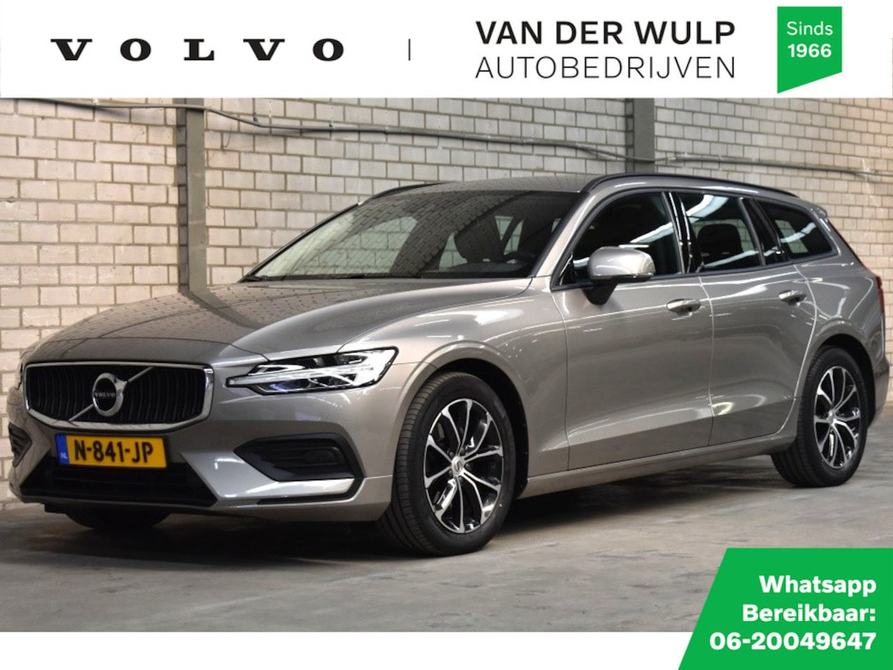 Volvo V60 - B3 163PK Momentum Advantage | |Trekhaak | DAB | Leder | Stoelver - AutoWereld.nl