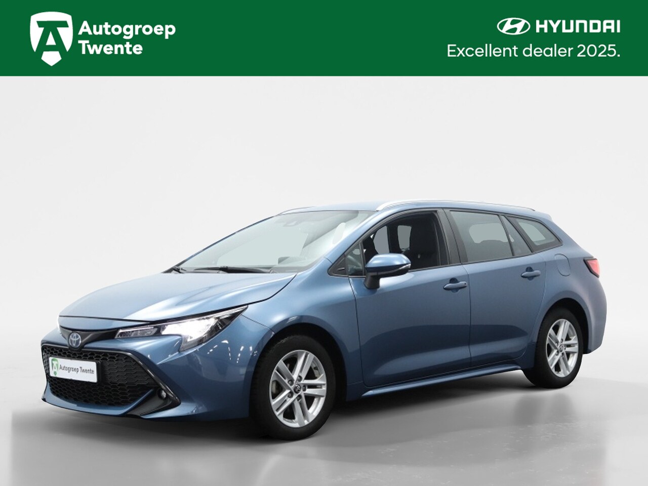 Toyota Corolla Touring Sports - 1.8 Hybrid Dynamic Automaat | Navigatie | Cruise control | Busin - AutoWereld.nl