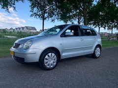 Volkswagen Polo - 1.4-16V Athene