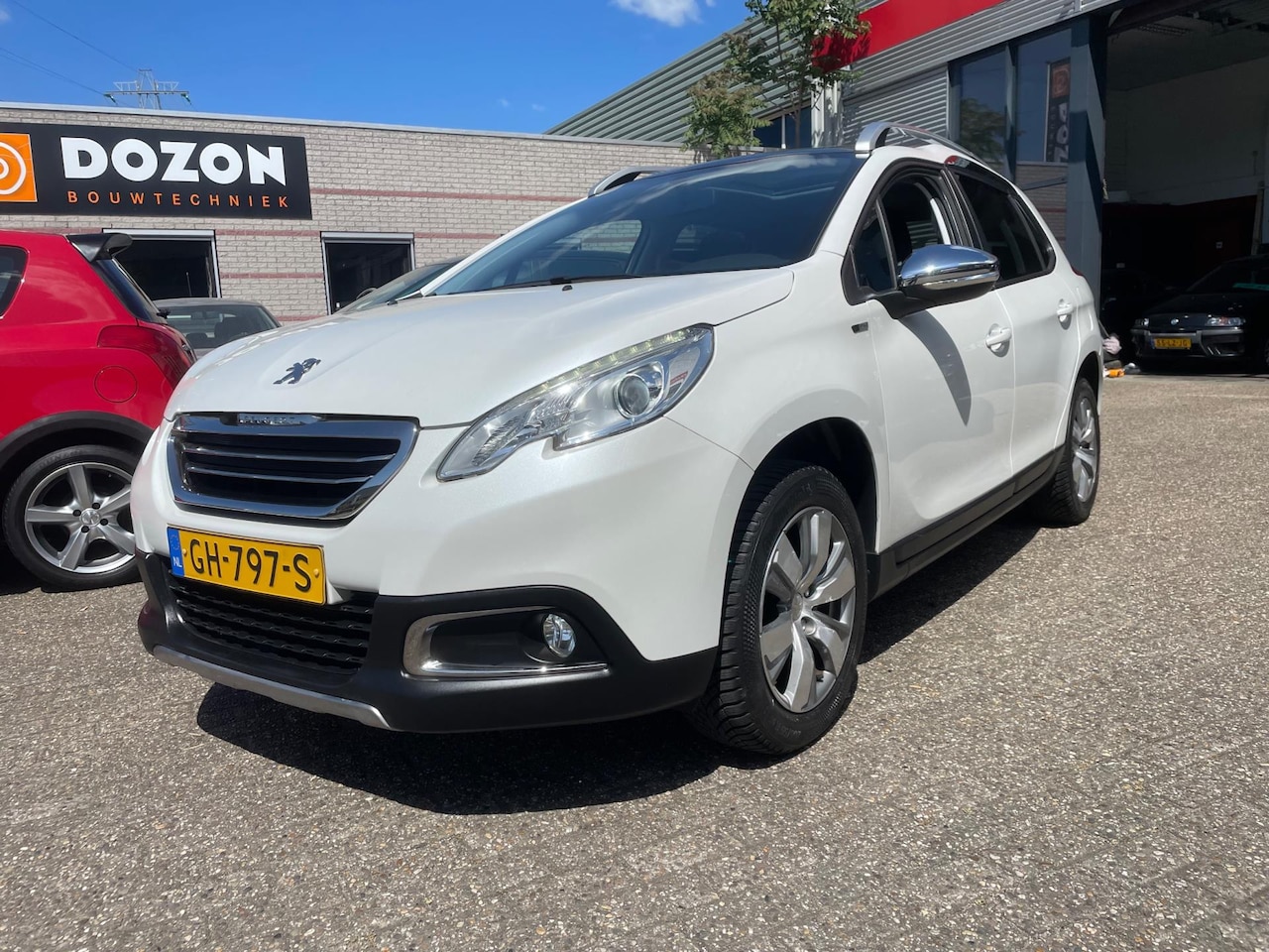 Peugeot 2008 - 1.2 PureTech Style navi pano mooie auto - AutoWereld.nl