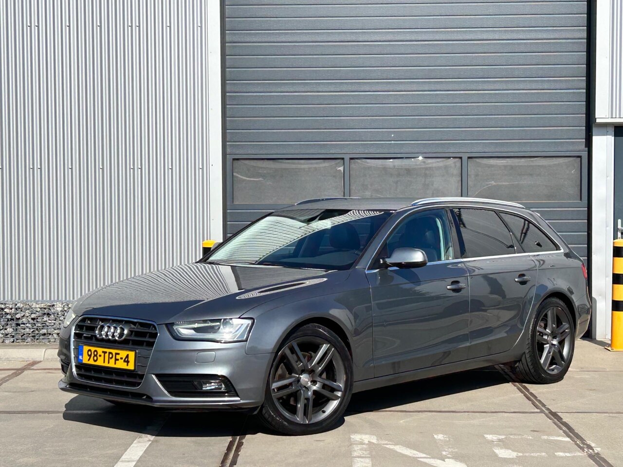 Audi A4 Avant - 2.0 TFSI quattro 211 pk S-line, Automaat, Leder, Trekhaak, Navi, Cruise, NAP - AutoWereld.nl