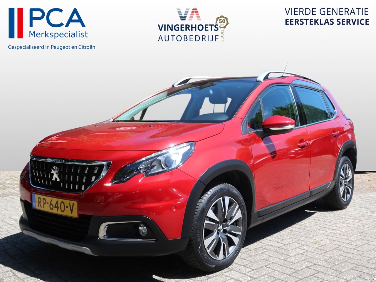 Peugeot 2008 - 110 Pk Benzine * Luxe Allure * * Trekhaak * Navigatie * Panoramadak * 1/2 Lederen Interieu - AutoWereld.nl