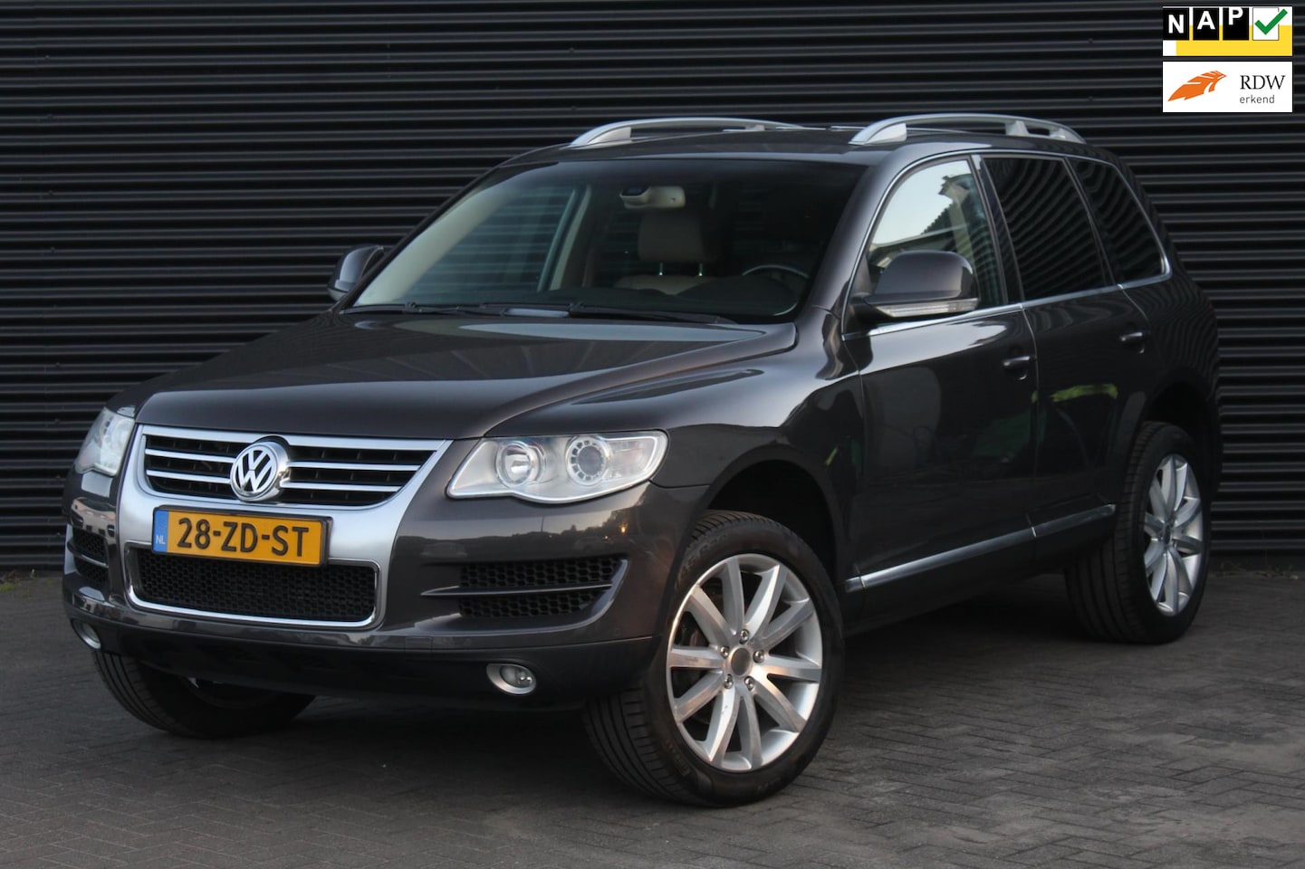 Volkswagen Touareg - 3.6 V6 FSI Highline | Trekhaak | Leder | NAP | Navi | - AutoWereld.nl