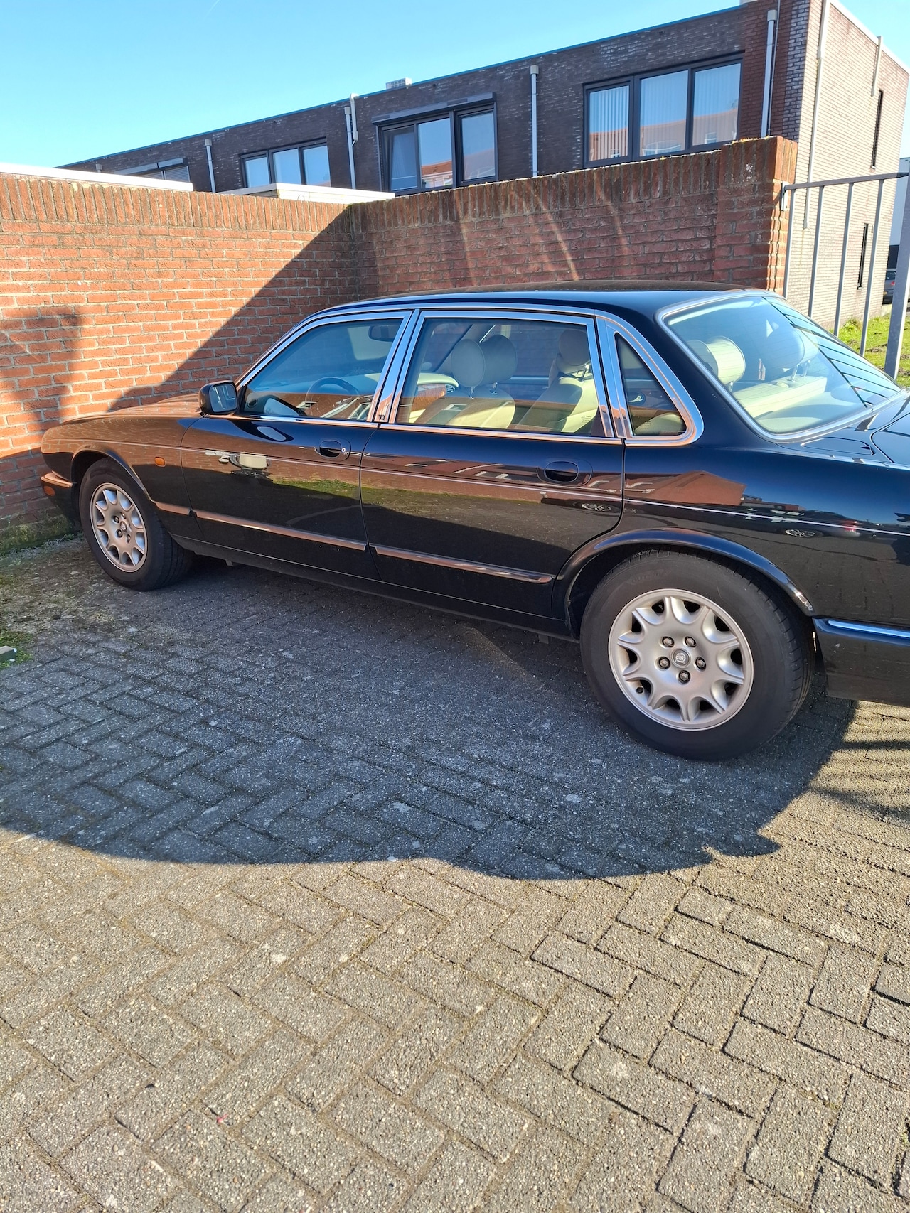 Jaguar Sovereign - 4.0 V8 Zwart limousine - AutoWereld.nl