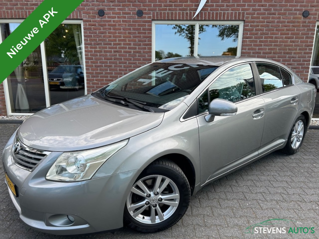Toyota Avensis - 1.6 VVTi Dynamic NIEUWE APK / RIJDT GOED / TREKHAAK / AIRCO / CR - AutoWereld.nl