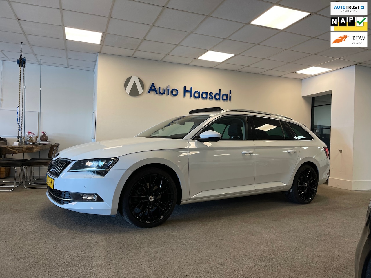 Skoda Superb Combi - 1.5 TSI ACT|DSG|PANO|19"|CARPLAY|EL.KLEP - AutoWereld.nl