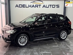 BMW X1 - SDrive18i Executive Edition / Panorama dak / Navigatie full map / Cruise control / etc