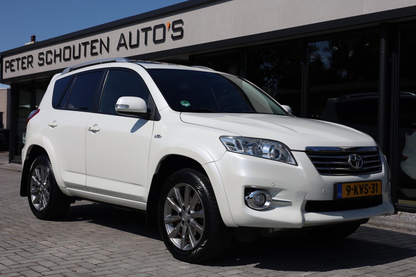Toyota RAV4 - 2.2D Aut. Dynamic | Leder | Navi | Schuifdak | Trekhaak | Camera | LMV - AutoWereld.nl