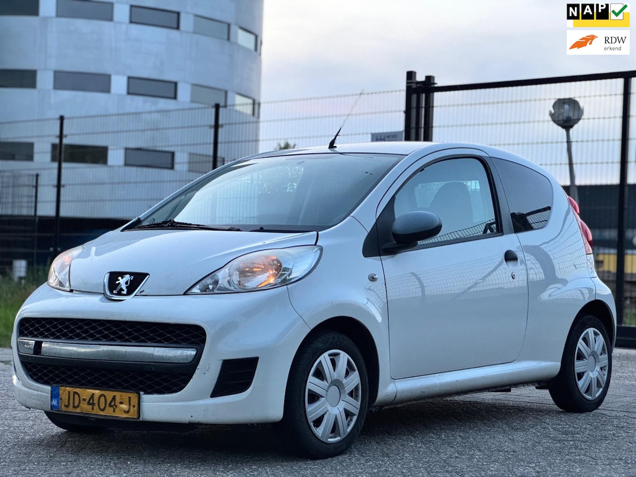 Peugeot 107 - 1.0-12V XR/INRUILKOOPIE /INCL JAAR APK/RIJD SCHAKELT SUPER LEKKER/ ZEER ZUINIG - AutoWereld.nl
