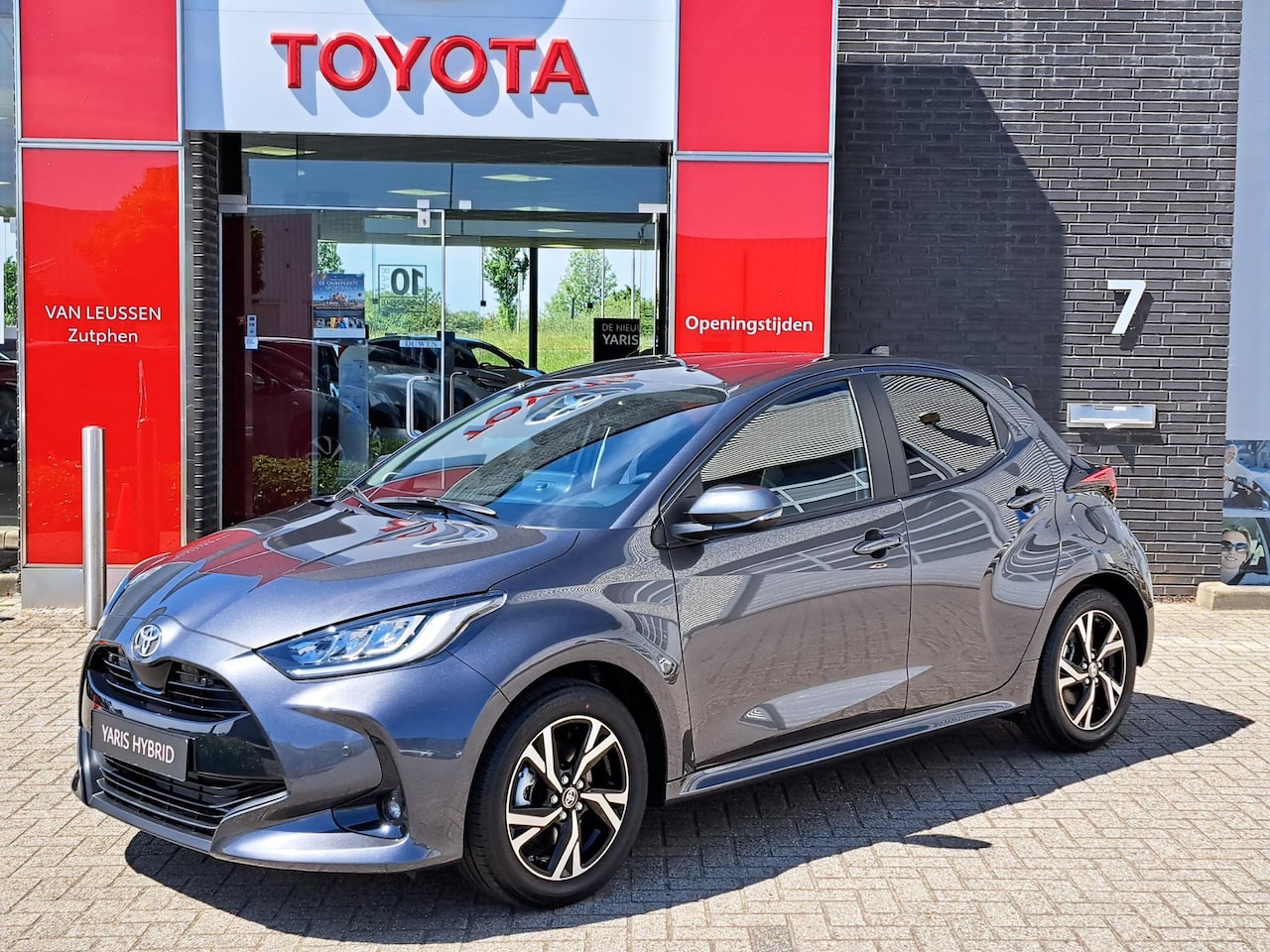 Toyota Yaris - 1.5 Hybrid 115 Dynamic COMFORT PACK MODELJAAR 2025 NIEUW UIT VOORRAAD LEVERBAAR - AutoWereld.nl