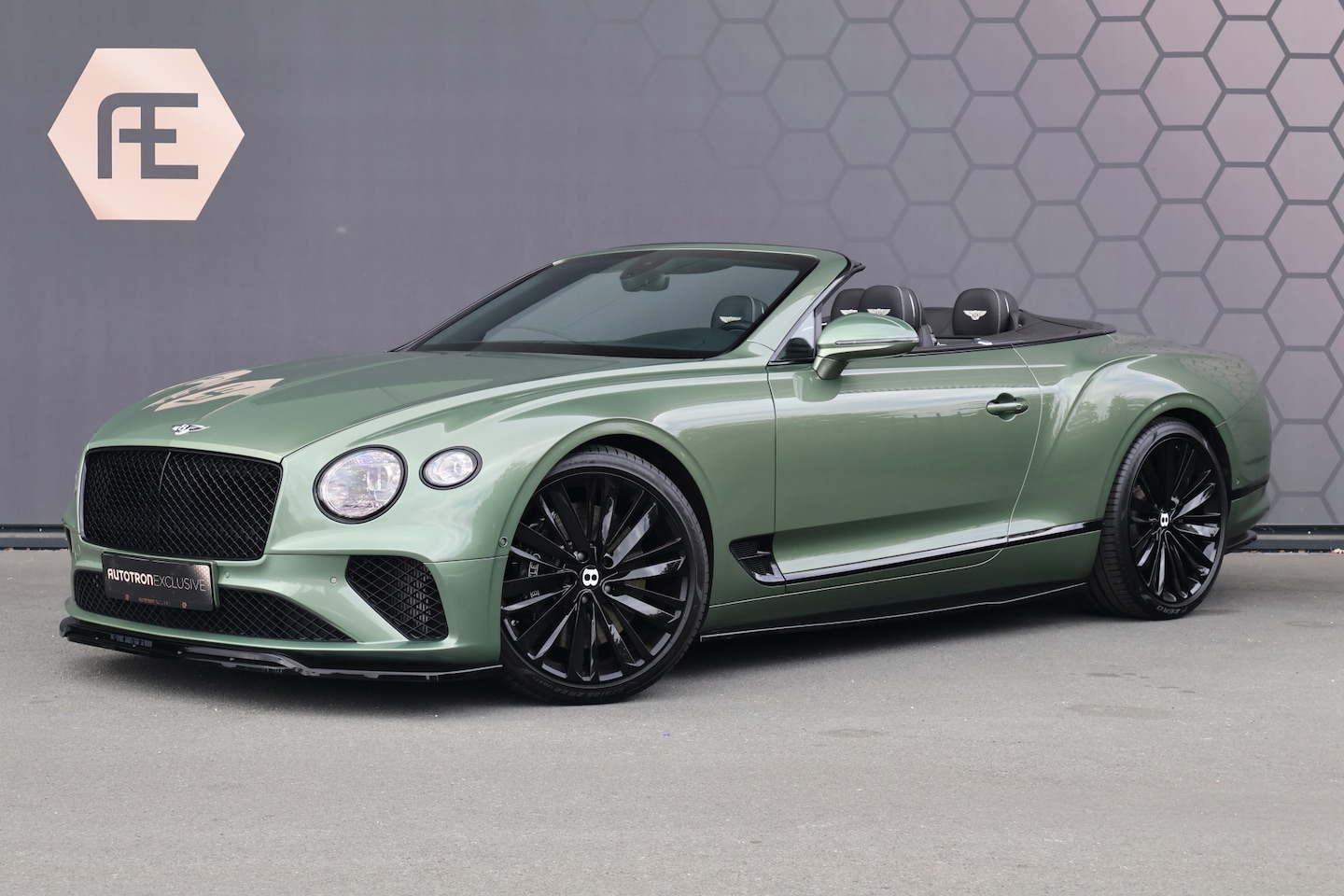 Bentley Continental GTC - 4.0 V8 | SPEED DESIGN | ALPINE GREEN | NEW BENTLEY SERVICE | SPORTUITLAAT | NEKVERWARMING - AutoWereld.nl