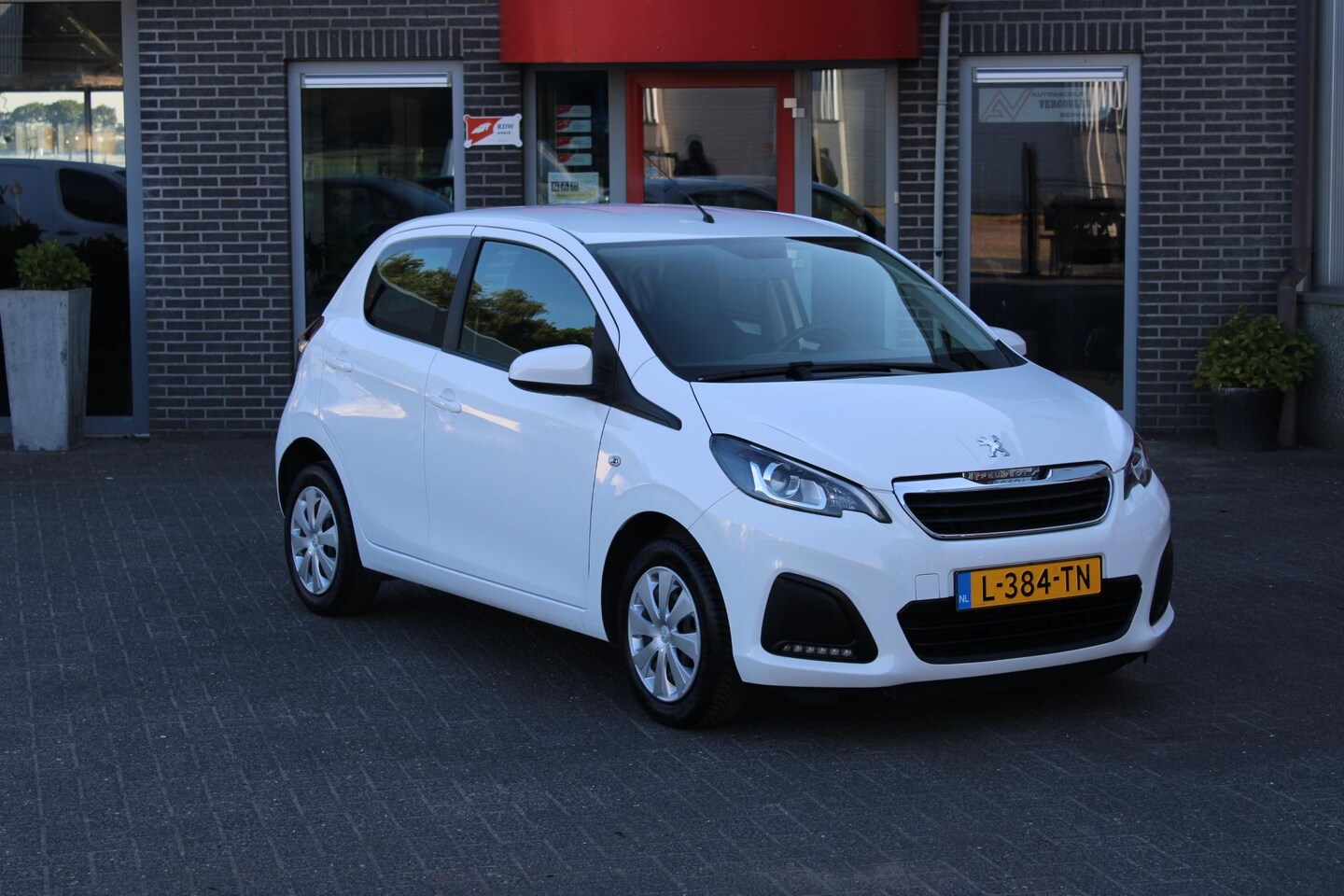 Peugeot 108 - 1.0 e-VTi Active Airco Incl Garantie en Afleveringskosten!! - AutoWereld.nl