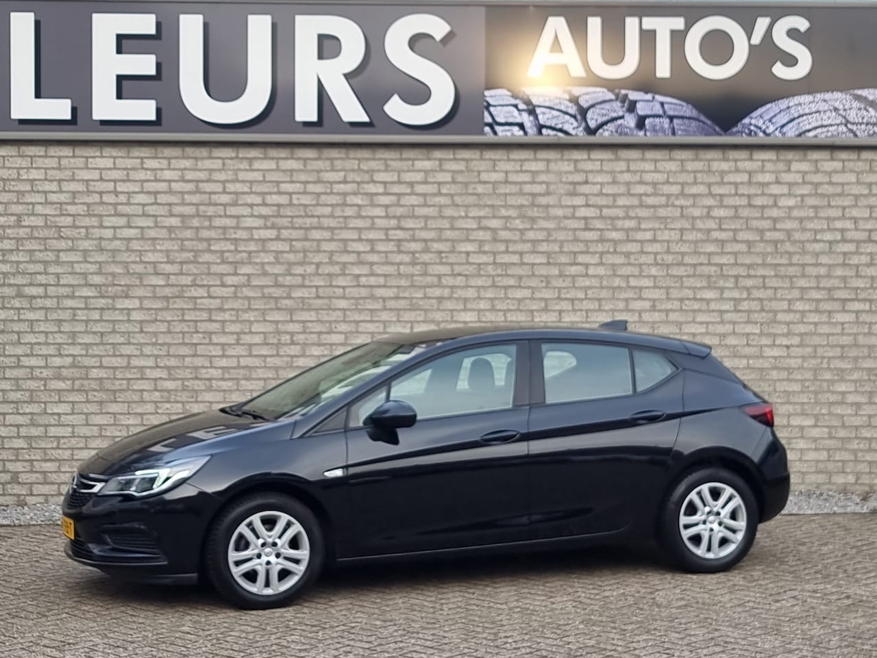 Opel Astra - 1.0 Online Edition Navi/Airco/Ccr/Pdc - AutoWereld.nl