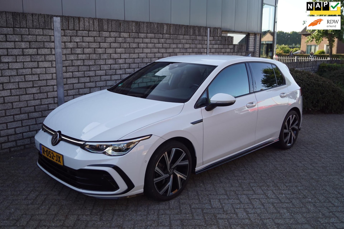 Volkswagen Golf - 1.5 TSI R-Line 5 Deurs Navi Camera Clima Sportst Stoelverw Adaptieve Cruise Full LED Kopl - AutoWereld.nl
