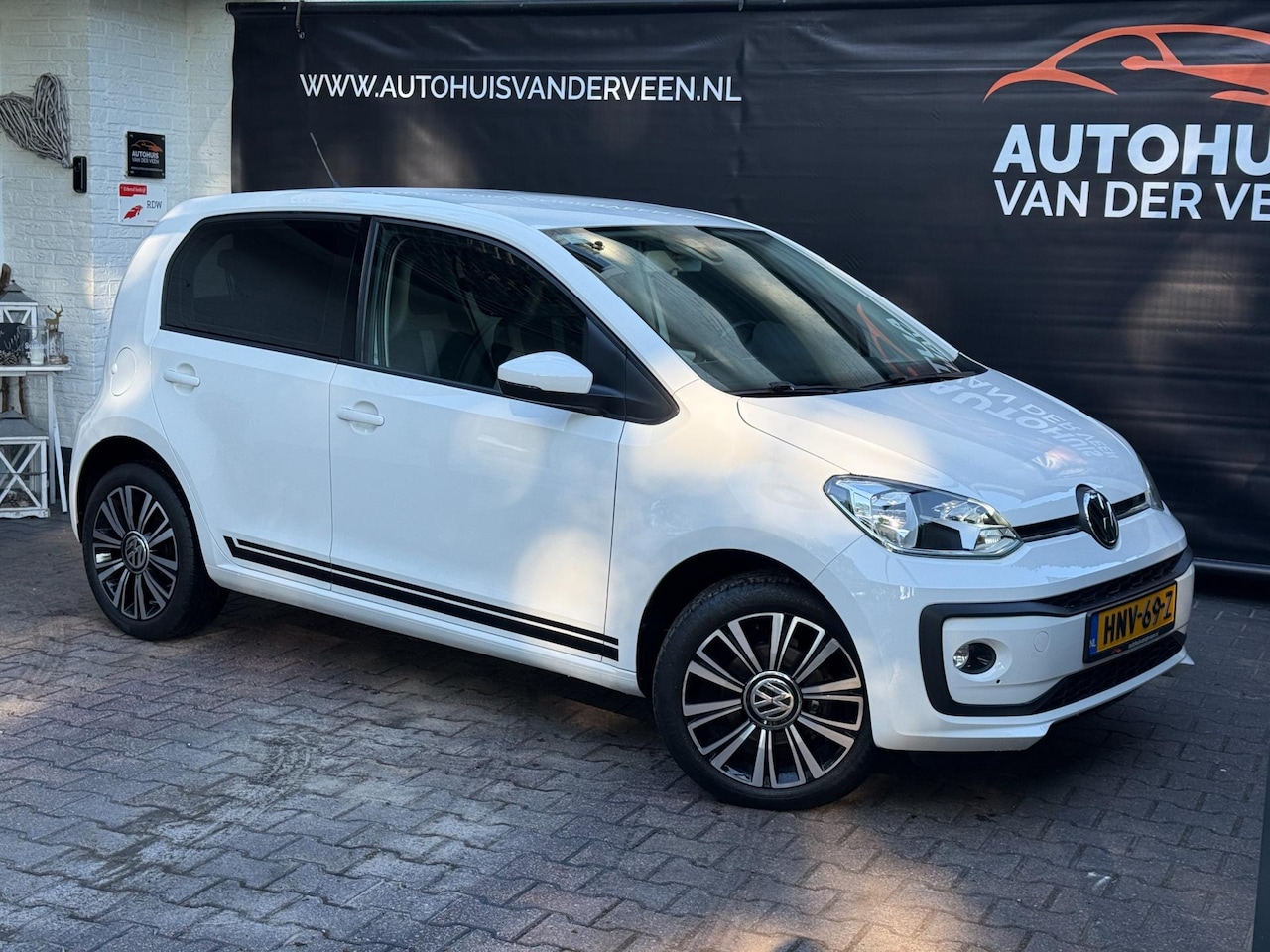 Volkswagen Up! - 1.0 BMT High Up! Cruise/PDC/Clima/Camera/Soundsystem, Etc! - AutoWereld.nl