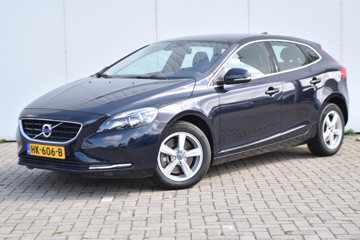Volvo V40 - T2 Summum |Achteruitrijcamera |Trekhaak |Cruisecontrol - AutoWereld.nl